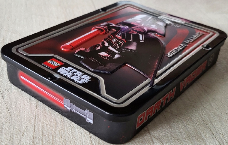 912408-1 Darth Vader metal box Rectangular