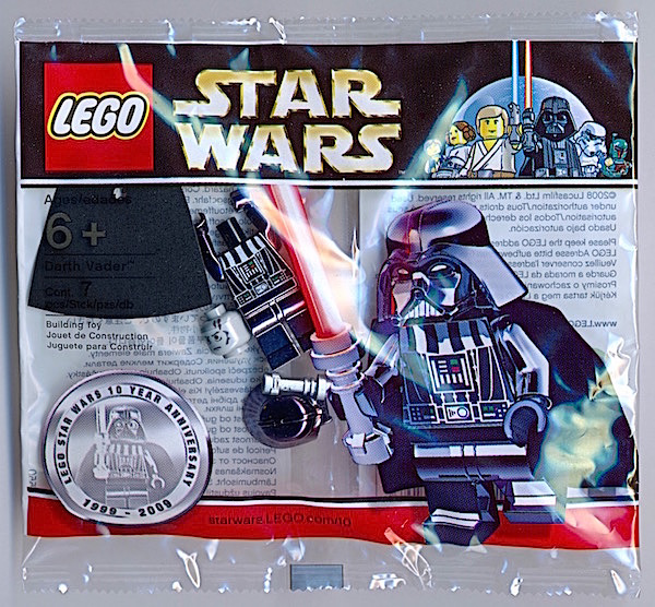 sw218promo-1 Darth Vader 10 Year Anniversary Promotional Minifigure polybag